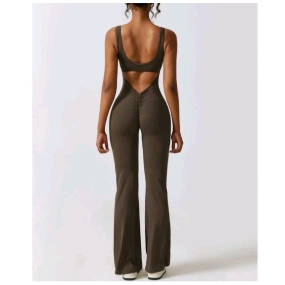 Evellyhootd Ariana One Piece Scrunch Butt Jumpsuit Medium Mocha Brown Flare Leg - Picture 4 of 9